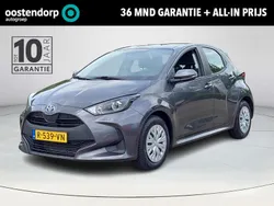 Grijs Gebruikt 2022 Toyota Yaris Hybrid Active Hatchback | € 20.450 (Eerlijke prijs)