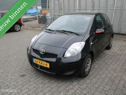 Zwart Gebruikt 2010 Toyota Yaris Cool Hatchback | € 2.950 (Eerlijke prijs)