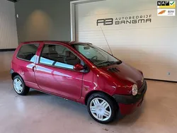 Rood Gebruikt 2001 Renault Twingo Expression Hatchback | € 2.450 (Iets duurder)