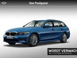 Blauw Gebruikt 2021 BMW 318 Executive Stationwagen | € 29.900 (Eerlijke prijs)