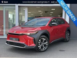 Rood Nieuw 2025 Toyota bZ4X Active SUV | € 37.899 (Goede deal)