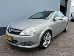 Grijs, metallic lak Gebruikt 2008 Opel Astra Cabriolet Cabriolet | € 4.450 (Eerlijke prijs)