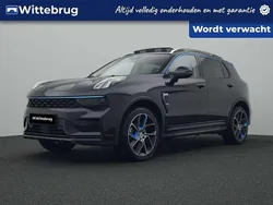 Zwart, metallic lak Gebruikt 2022 Lynk & Co 01 SUV | € 25.925 (Eerlijke prijs)
