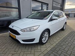 Wit Gebruikt 2015 Ford Focus Trend Stationwagen | € 3.750 (Duur)