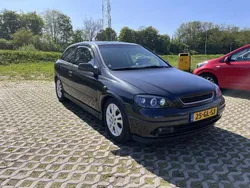 Zwart Gebruikt 2001 Opel Astra Edition Hatchback | € 5.000