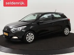 Zwart Gebruikt 2018 Hyundai i20 Comfort Hatchback | € 12.900 (Eerlijke prijs)