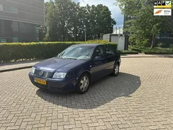 Blauw Gebruikt 2000 VW Bora Highline Sedan | € 1.199 (Eerlijke prijs)