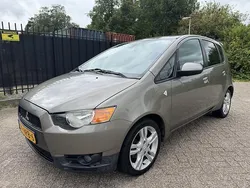 Grijs, metallic lak Gebruikt 2009 Mitsubishi Colt Edition Hatchback | € 2.950 (Goede deal)