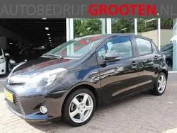 Zwart Gebruikt 2012 Toyota Yaris Hybrid Hatchback | € 9.888 (Eerlijke prijs)