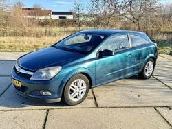 Groen (metallic) Gebruikt 2007 Opel Astra GTC Hatchback | € 1.299 (Goede deal)