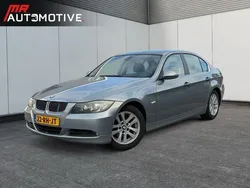 Grijs Gebruikt 2005 BMW 325 Basis Sedan | € 7.845 (Duur)