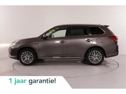 Bruin Gebruikt 2021 Mitsubishi Outlander Intense SUV | € 24.950 (Goede deal)