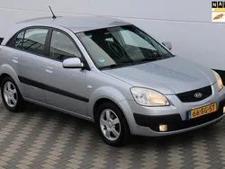 Grijs Gebruikt 2006 Kia Rio Hatchback | € 1.995 (Eerlijke prijs)