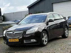 Bruin Gebruikt 2011 Opel Insignia Stationwagen | € 3.450