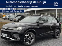 Zwart Gebruikt 2024 VW Tiguan R-line SUV | € 52.850 (Iets duurder)