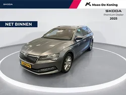 Grijs Gebruikt 2023 Skoda Superb Business Line Stationwagen | € 31.940 (Iets duurder)