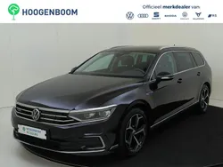 Zwart Gebruikt 2022 VW Passat Pro Stationwagen | € 28.250 (Eerlijke prijs)