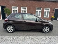 Bruin Gebruikt 2012 Peugeot 208 Active Hatchback | € 3.200 (Goede deal)