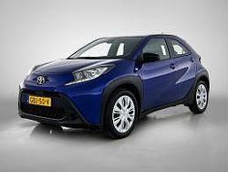 Blauw metallic Gebruikt 2024 Toyota Aygo Play Hatchback | € 17.245 (Eerlijke prijs)