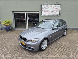 Grijs, metallic lak Gebruikt 2012 BMW 318 M Sport Stationwagen | € 12.950 (Iets duurder)