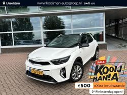 Clear white/black s Gebruikt 2023 Kia Stonic SUV | € 23.249 (Eerlijke prijs)