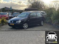 Zwart Gebruikt 2005 VW Polo Comfortline Hatchback | € 1.748 (Eerlijke prijs)
