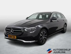Grijs Gebruikt 2021 Mercedes E300 Business Stationwagen | € 35.899 (Goede deal)