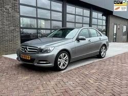 Grijs, metallic lak Gebruikt 2012 Mercedes C180 Premium Sedan | € 12.975 (Eerlijke prijs)