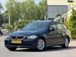 Blauw, metallic lak Gebruikt 2007 BMW 318 Executive Stationwagen | € 4.750 (Goede deal)