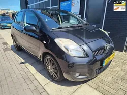 Zwart, metallic lak Gebruikt 2010 Toyota Yaris Hatchback | € 3.800 (Eerlijke prijs)