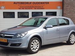 Grijs Gebruikt 2004 Opel Astra Cosmo Hatchback | € 1.995 (Eerlijke prijs)