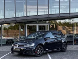 Zwart, metallic lak Gebruikt 2018 VW Golf VII GTI Hatchback | € 26.890 (Eerlijke prijs)