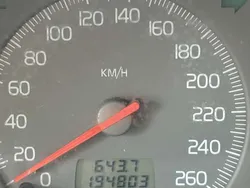 Geel Gebruikt 2001 Volvo V40 Stationwagen | € 1.250 (Goede deal)