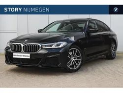 Zwart Gebruikt 2023 BMW 520 Comfort Edition Sedan | € 52.450 (Duur)