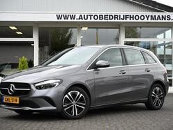 Grijs Gebruikt 2023 Mercedes B250 AMG line MPV | € 34.950 (Eerlijke prijs)