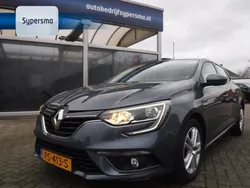 Grijs Gebruikt 2017 Renault Mégane IV Zen Hatchback | € 11.250 (Eerlijke prijs)