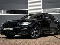 Zwart, metallic lak Gebruikt 2021 BMW 545e Executive Sedan | € 50.950 (Eerlijke prijs)