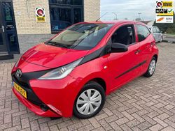 Rood Gebruikt 2017 Toyota Aygo Hatchback | € 6.845 (Goede deal)