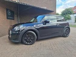 Zwart Gebruikt 2021 Mini Cooper Classic Hatchback | € 19.990 (Iets duurder)