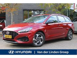 Rood Gebruikt 2024 Hyundai i30 Comfort Stationwagen | € 25.950