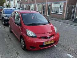 Rood Gebruikt 2009 Toyota Aygo Hatchback | € 995 (Super prijs)