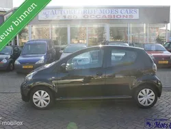 Zwart Gebruikt 2010 Toyota Aygo Comfort Hatchback | € 3.750 (Iets duurder)