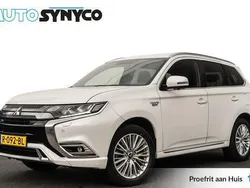 Wit, metallic lak Gebruikt 2019 Mitsubishi Outlander Edition SUV | € 21.650 (Eerlijke prijs)