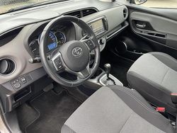 Bruin Gebruikt 2015 Toyota Yaris Trend Hatchback | € 10.900 (Eerlijke prijs)