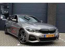 Grijs Gebruikt 2022 BMW 320 Shadowline Sedan | € 34.995 (Eerlijke prijs)