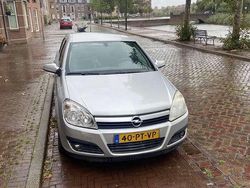 Grijs Gebruikt 2004 Opel Astra Sport Hatchback | € 1.800 (Eerlijke prijs)