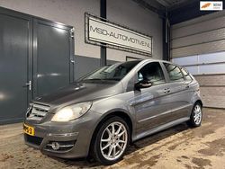 Grijs Gebruikt 2011 Mercedes B180 Business MPV | € 3.949 (Goede deal)