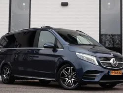 Blauw Gebruikt 2023 Mercedes V300 AMG MPV | € 69.950 (Eerlijke prijs)