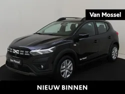 Zwart Gebruikt 2024 Dacia Sandero Expression Hatchback | € 21.440 (Eerlijke prijs)