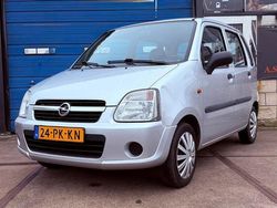 Gebruikt 2004 Opel Agila Hatchback | € 950 (Eerlijke prijs)